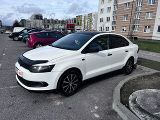2013 Volkswagen Polo V, белый, 450000 рублей, вид 2