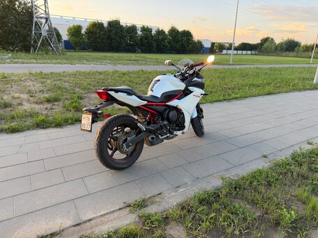 2012 Yamaha XJ6 (FZ6R), белый, 525000 рублей, вид 5