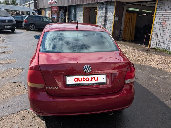 2013 Volkswagen Polo V, красный, 699000 рублей - вид 3