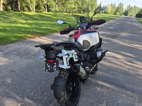 2024 BMW R 1300 GS, красный, 2550000 рублей, вид 4