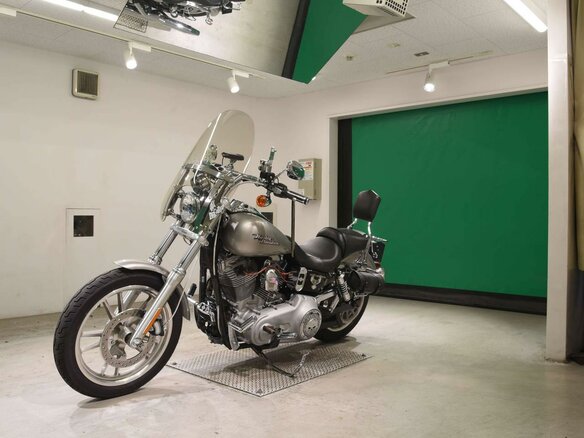 2008 Harley-Davidson Dyna Super Glide, серебристый, 777000 рублей - вид 3