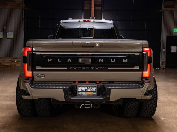 2026 Ford F-350, серый, 18800000 рублей - вид 5