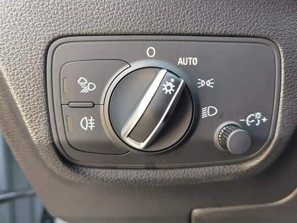 2023 Audi Q2 35 TFSI I Рестайлинг, серый, 1911255 рублей - вид 8