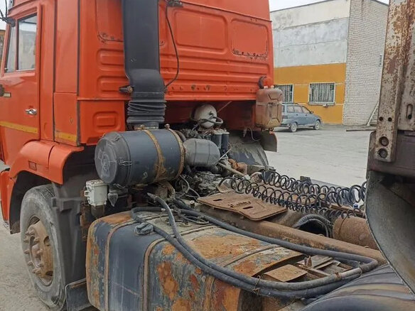 2008 КамАЗ 6460, красный, 950000 рублей - вид 5