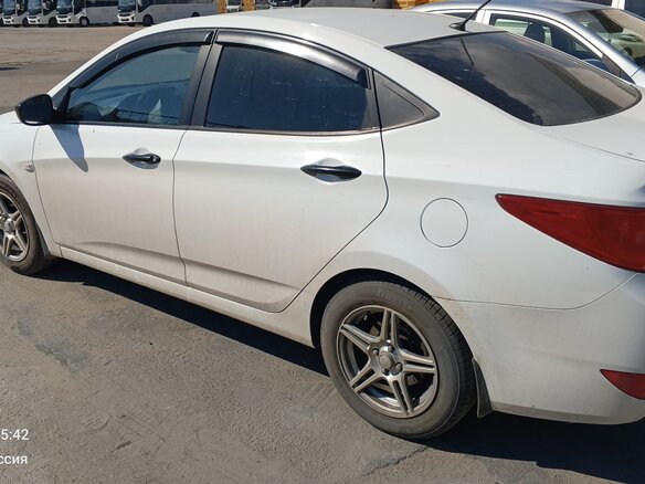 2016 Hyundai Solaris I Рестайлинг, белый, 1050000 рублей - вид 3