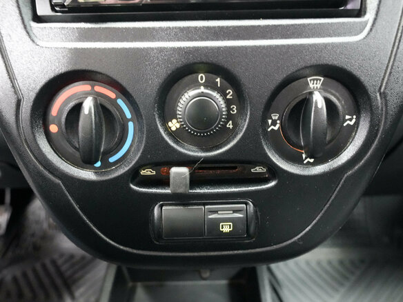 2016 Lada (ВАЗ) Granta I, серебристый, 371000 рублей - вид 15