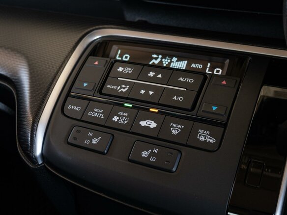 2018 Honda Stepwgn Spada V Рестайлинг, синий, 2630000 рублей - вид 15