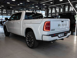 2026 Ram 1500 Crew Cab V Рестайлинг, белый, 9693029 рублей, вид 5