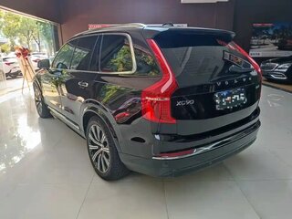 2023 Volvo XC90 II Рестайлинг 1, чёрный, 7251637 рублей, вид 4