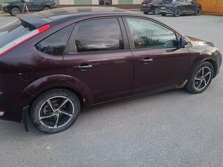 2010 Ford Focus II Рестайлинг, фиолетовый, 400000 рублей, вид 5