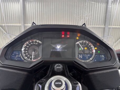 2025 Honda GL 1800 Gold Wing, красный, 3400000 рублей, вид 3