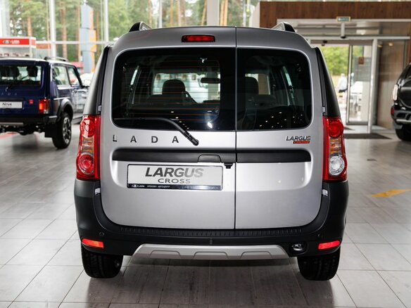 2026 Lada (ВАЗ) Largus Cross I Рестайлинг, серебристый, 2017000 рублей - вид 4