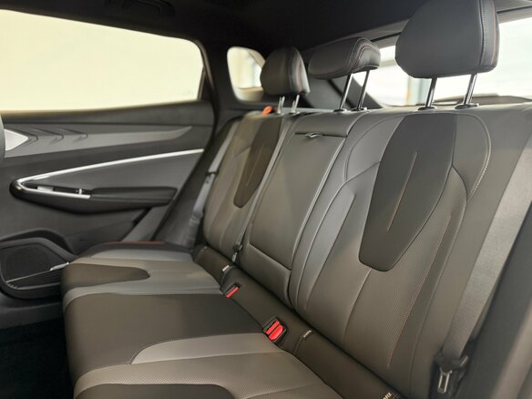 2026 Geely Atlas II, чёрный, 4229990 рублей - вид 15