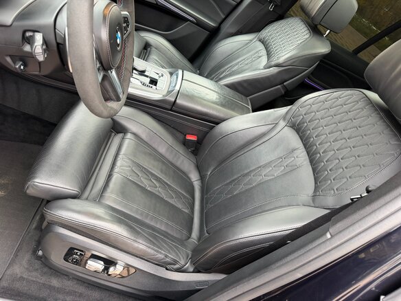 2018 BMW X5 50i IV (G05/G18), чёрный, 4700000 рублей - вид 20