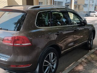2013 Volkswagen Touareg II, коричневый, 2350000 рублей, вид 3