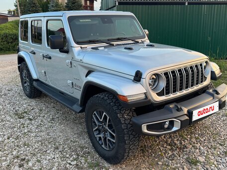 2023 Jeep Wrangler IV (JL) Рестайлинг, серебристый, 6600000 рублей, вид 3