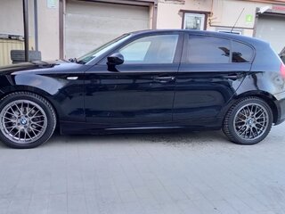 2008 BMW 1 серии 116i I (E81/E82/E87/E88) Рестайлинг, чёрный, 720000 рублей, вид 5