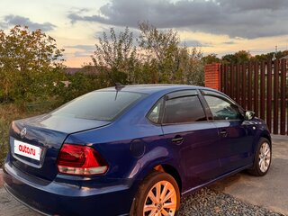 2018 Volkswagen Polo V Рестайлинг, синий, 580000 рублей, вид 4