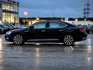 2025 Skoda Superb III Рестайлинг, чёрный, 4000000 рублей, вид 3