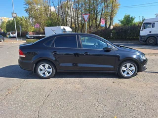 2013 Volkswagen Polo V, чёрный, 850000 рублей, вид 1
