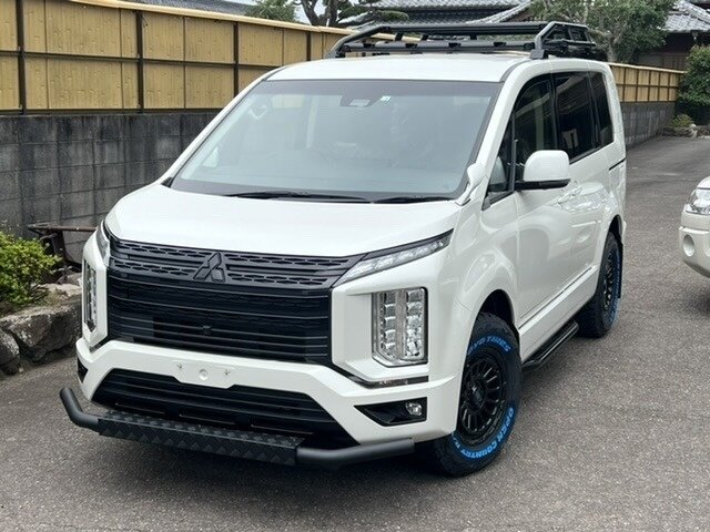 Открыть фотографии: Mitsubishi Delica D:5 I Рестайлинг