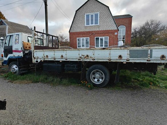 1991 Isuzu Forward (F-Series), белый, 639639 рублей - вид 1