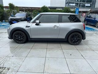 2023 Mini Hatch One III (F55/F56) Рестайлинг 2, серый, 1754000 рублей, вид 3