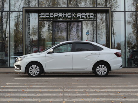 2023 Lada (ВАЗ) Vesta I Рестайлинг (NG), белый, 980000 рублей, вид 2