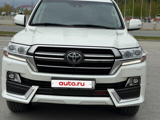 2019 Toyota Land Cruiser 200 Series Рестайлинг 2, белый, 7700000 рублей, вид 2