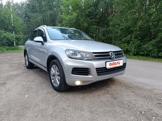 2013 Volkswagen Touareg II, серебристый, 2670000 рублей, вид 2