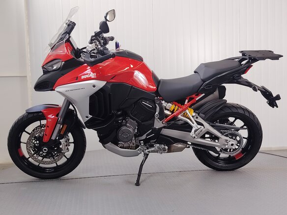 2023 Ducati Multistrada V4, красный, 1899000 рублей - вид 4