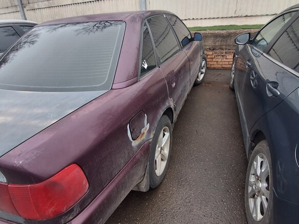 1995 Audi A6 I (C4), пурпурный, 270000 рублей - вид 3