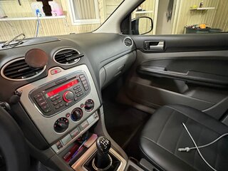 2010 Ford Focus II Рестайлинг, чёрный, 740000 рублей, вид 1