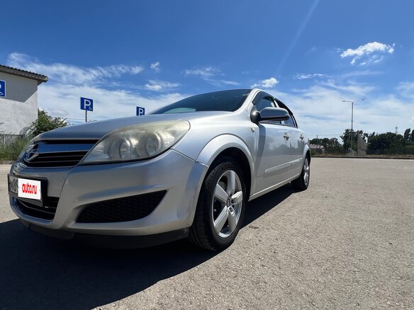2008 Opel Astra H Рестайлинг, серебристый, 620000 рублей - вид 3