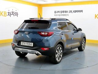 2020 Kia Stonic I, синий, 1500000 рублей, вид 4