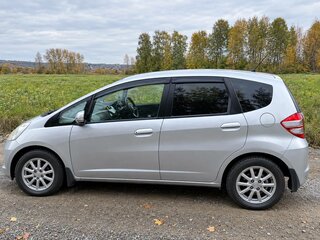 2010 Honda Fit II, серебристый, 750000 рублей, вид 4