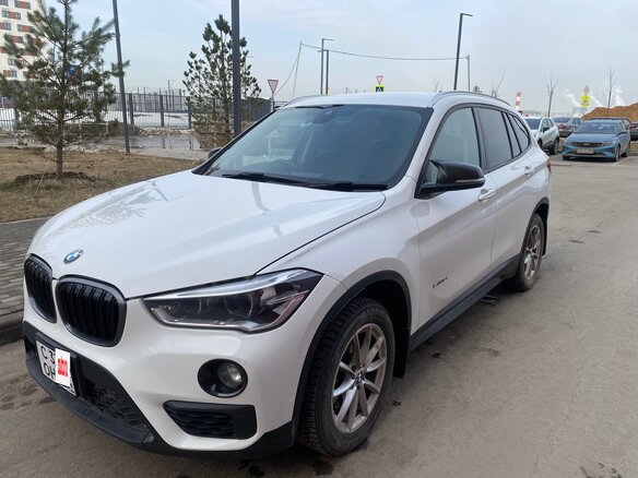 2015 BMW X1 18i sDrive II (F48), белый, 1500000 рублей - вид 1
