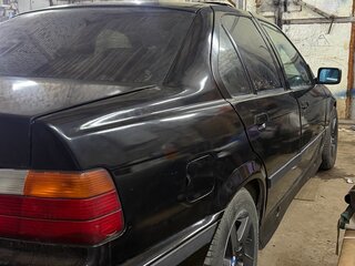 1991 BMW 3 серии 318i III (E36), чёрный, 299999 рублей, вид 4