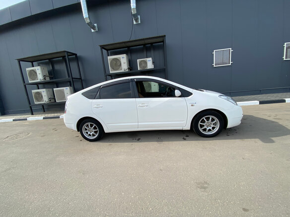 2011 Toyota Prius JDM II Рестайлинг (XW20), белый, 750000 рублей - вид 9