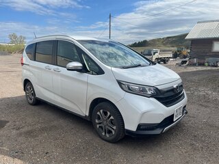 2020 Honda Freed+ II Рестайлинг, белый, 1850000 рублей, вид 3