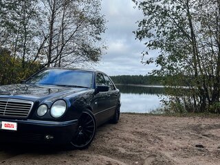 1998 Mercedes-Benz E-Класс 240 II (W210, S210), чёрный, 495000 рублей, вид 4