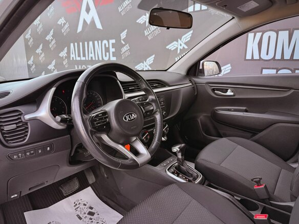 2021 Kia Rio IV Рестайлинг, белый, 1125000 рублей - вид 9