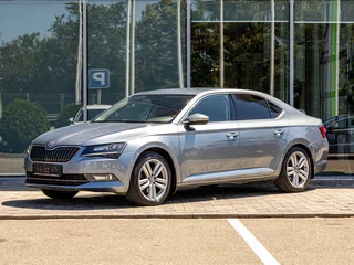 2017 Skoda Superb III, серый, 1595000 рублей, вид 1