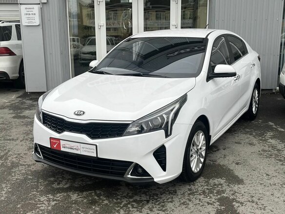 2021 Kia Rio IV Рестайлинг, белый, 1849000 рублей - вид 2