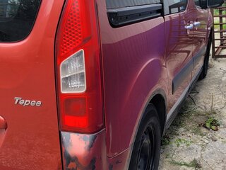 2009 Peugeot Partner II, красный, 500000 рублей, вид 3