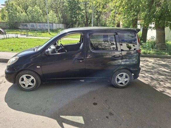 2001 Toyota FunCargo, чёрный, 330000 рублей - вид 9
