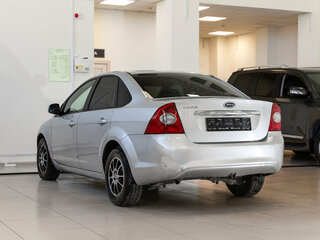 2008 Ford Focus II Рестайлинг, серебристый, 500000 рублей, вид 4