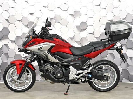 2017 Honda NC 750X, красный, 755000 рублей, вид 4