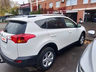 2014 Toyota RAV4 IV (XA40), белый, 2200000 рублей, вид 3