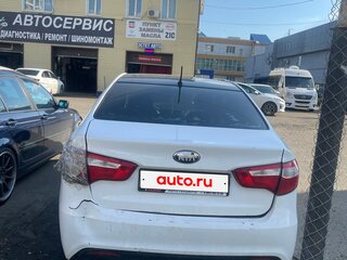 2013 Kia Rio 4-speed III, белый, 500000 рублей, вид 2
